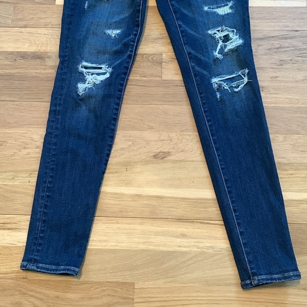 AEO Ne(x)t Level Stretch Dark Wash Distressed Cropped Skinny Jeans Women’s 2R - Picture 3 of 16